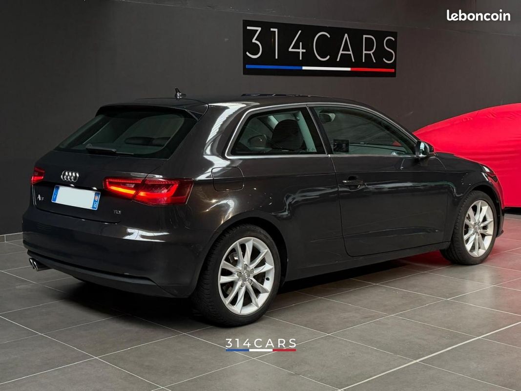 Audi A3 2.0 TDI 150 Ambition 2012 — vue 2