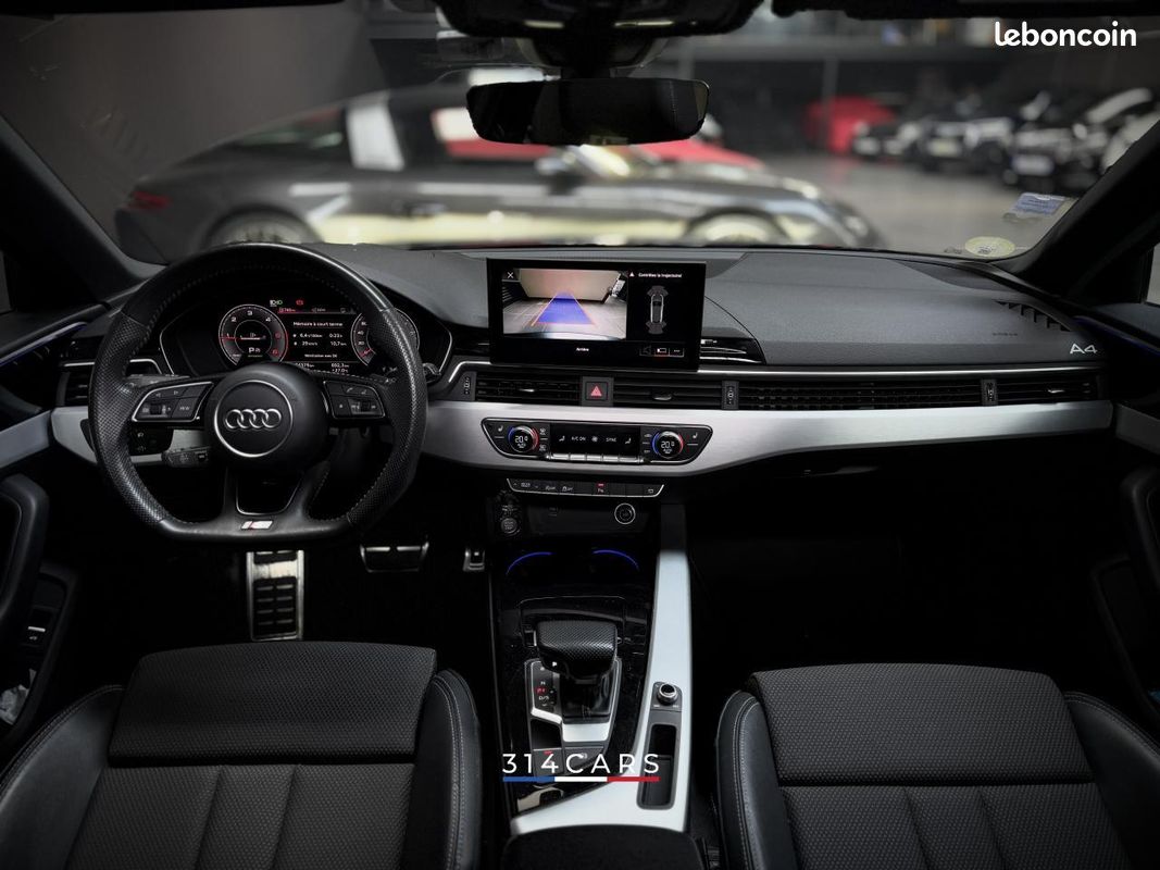 Habitacle et tableau de bord d’une Audi A4 Avant présentée par 314CARS