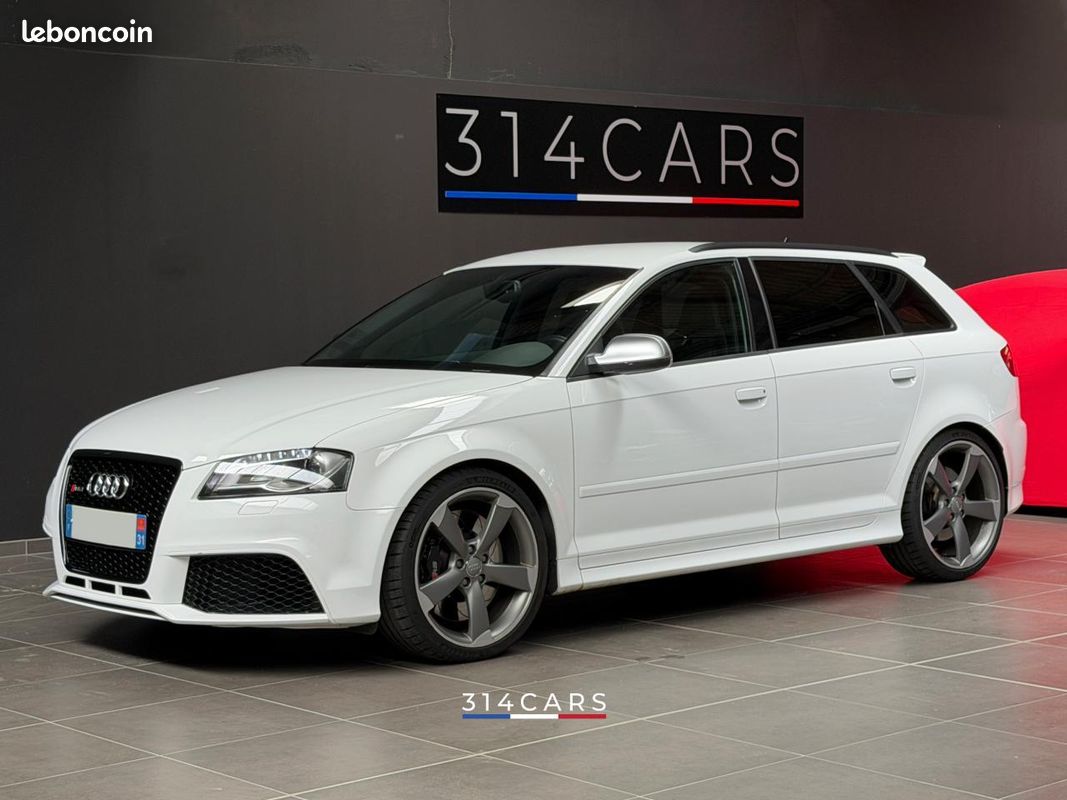 Audi RS3 Sportback 2011 — vue 5