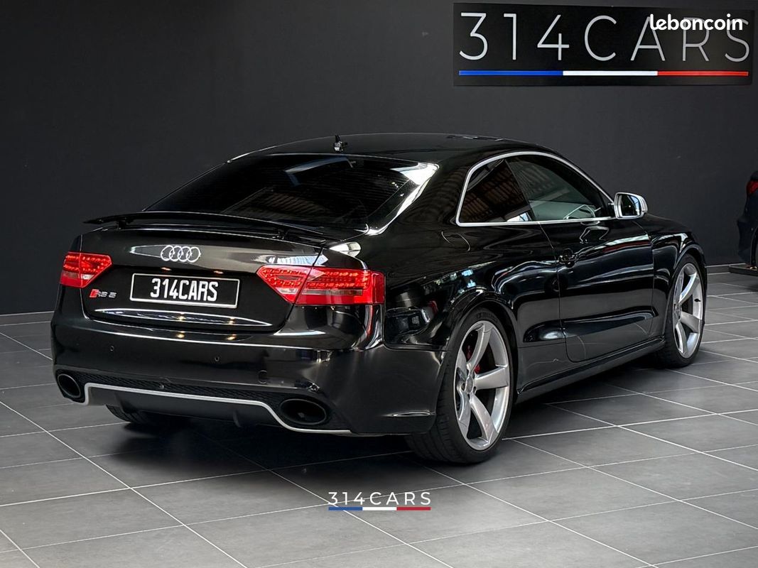 Audi RS5 Quattro V8 450 2012 — vue 2