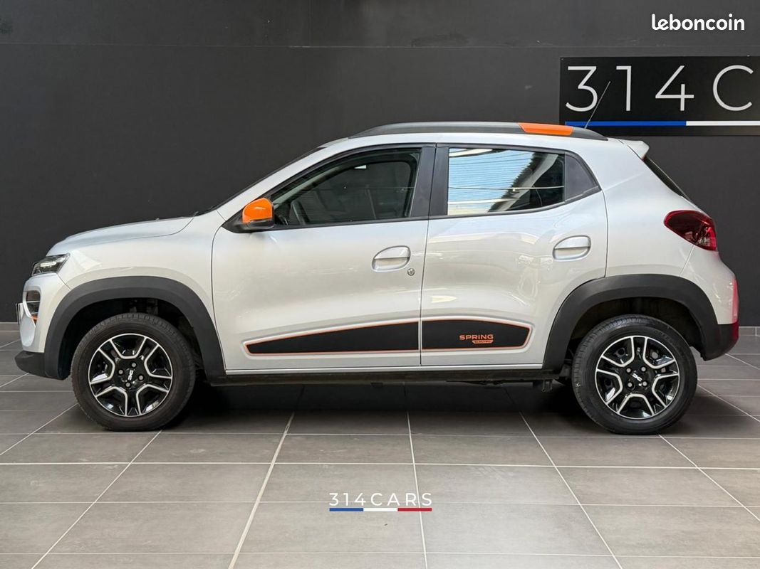 Dacia Spring 45 Essential 2022 — vue 2