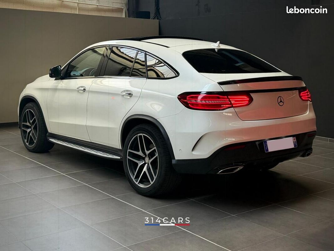 Mercedes-Benz Classe GLE Coupé 350 d AMG Sportline 4Matic 9G-Tronic 2016 — vue 4