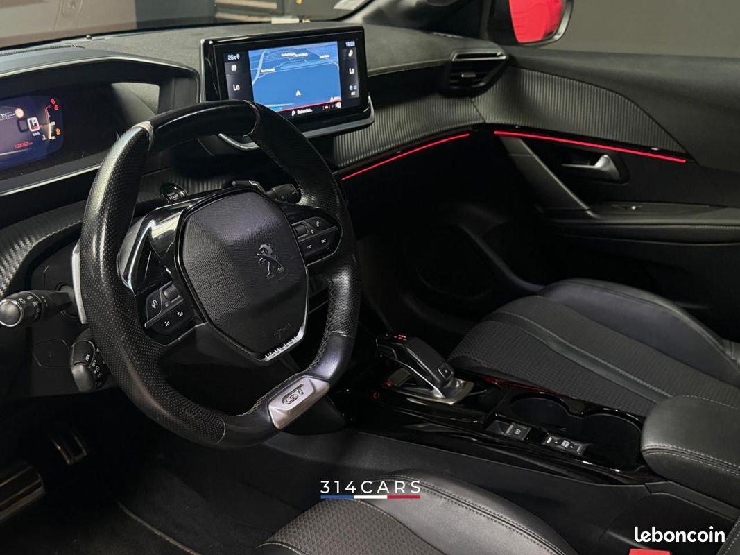 Peugeot 208 GT PureTech 130 EAT8 2020 — vue 5