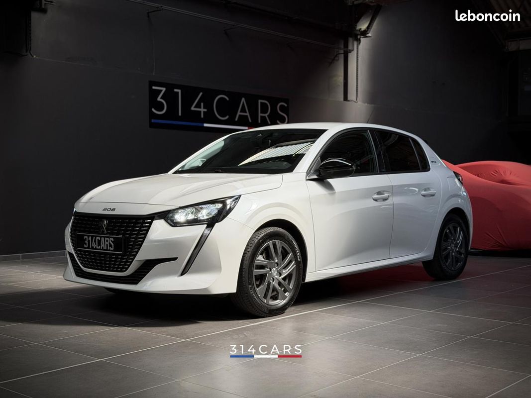 Peugeot 208 PureTech 100 Style 2022 chez 314CARS à Roanne