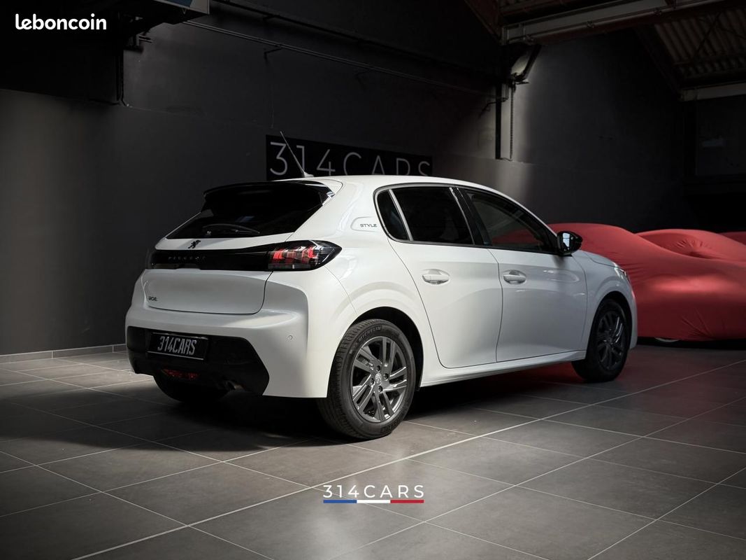 Peugeot 208 PureTech 100 Style 2022 — vue 2