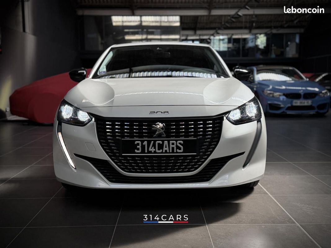 Peugeot 208 PureTech 100 Style 2022 — vue 3