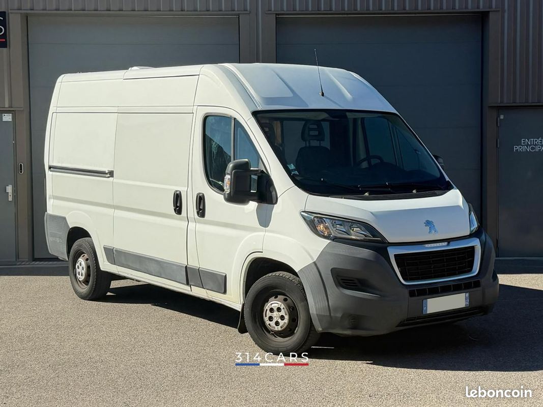 Peugeot Boxer 335 L2H2 2.2 HDi 130 Pack Clim aménagé 2015 chez 314CARS à Roanne