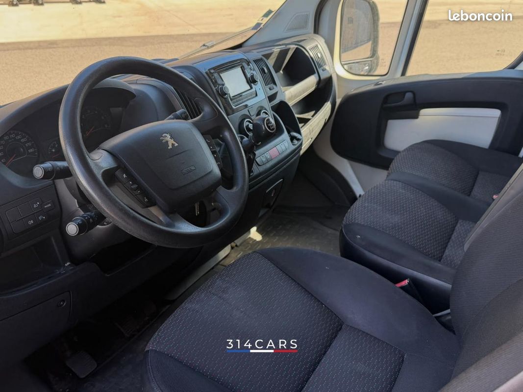 Peugeot Boxer 335 L2H2 2.2 HDi 130 Pack Clim aménagé 2015 — vue 3
