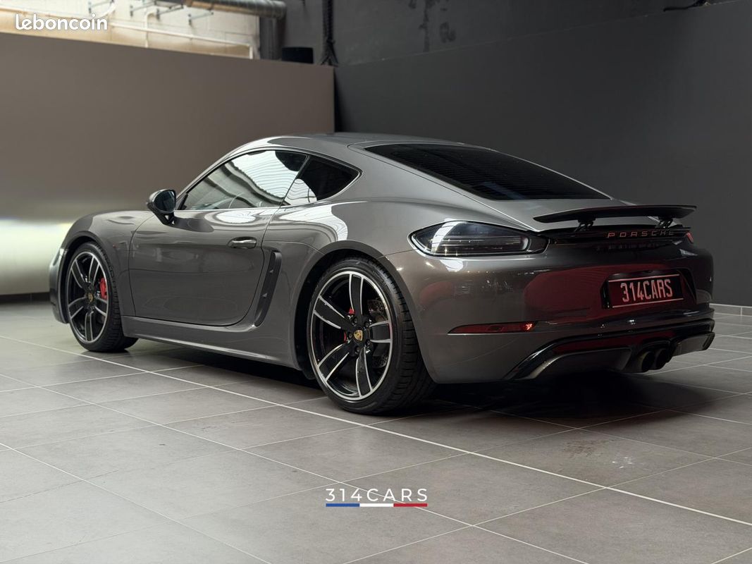 Porsche 718 Cayman S 2017 — vue 2